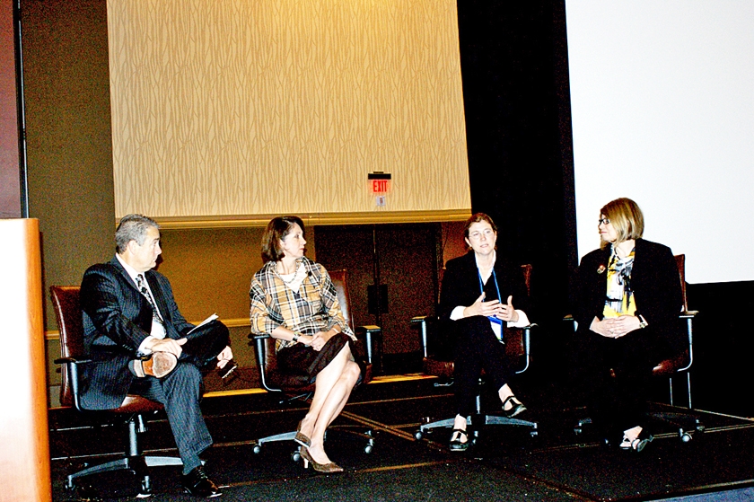 DSC03760.JPG - Moderator Dr. Hugh Thomas, president of FMDA (from left to right); with AGS Chairman Dr. Cheryl Phillips; AMDA President-elect Dr. Karyn Leible; and ASCP President Shelly Spiro